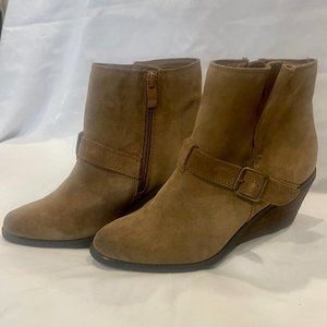 Very Volatile Distressed Light Brown Leather Boot/Booties 6.5